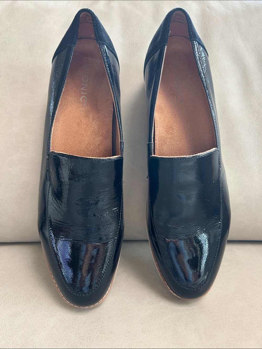 Vionic Women's Kelsey Slip On Loafer - Size 12M- Black Crinkle
Patent
